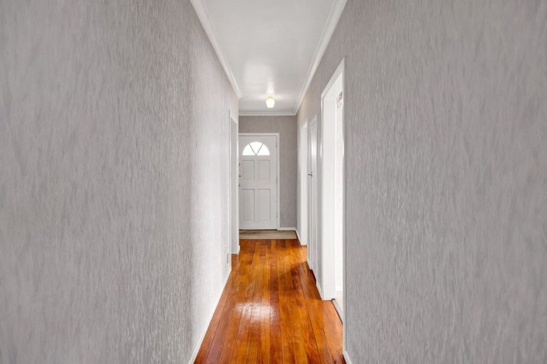 Photo of property in 1 Falstaff Street, Stratford, 4332