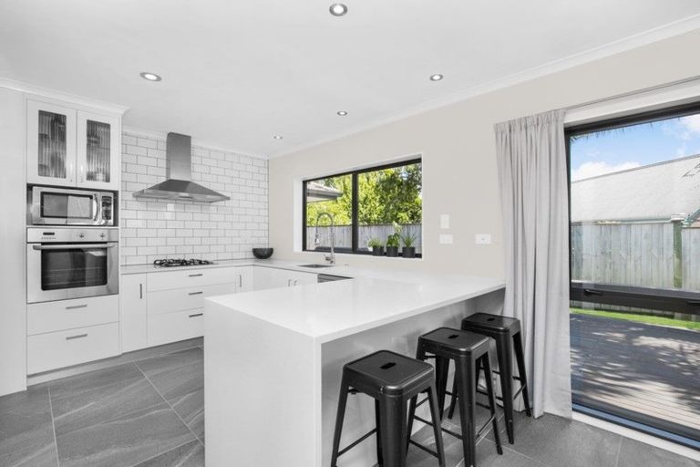 Photo of property in 4 Rays Way, Tuakau, 2121