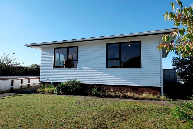 Photo of property in 17 Chums Road, Paraparaumu Beach, Paraparaumu, 5032