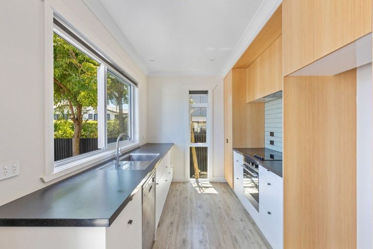 Photo of property in 130 Vivian Street, New Plymouth, 4310
