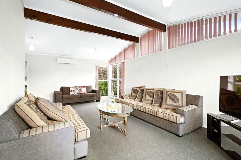 Photo of property in 78 Churton Drive, Churton Park, Wellington, 6037