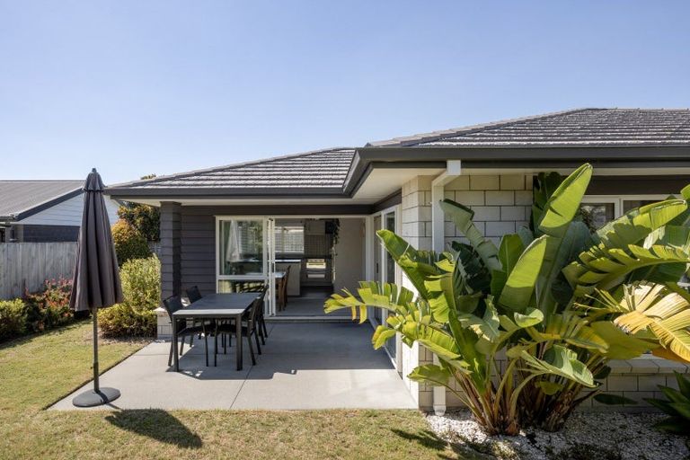 Photo of property in 7 Horokaka Place, Papamoa Beach, Papamoa, 3118
