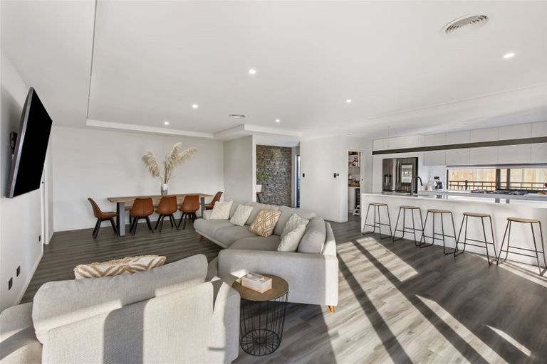 Photo of property in 8 Whitburn Avenue, Halswell, Christchurch, 8025