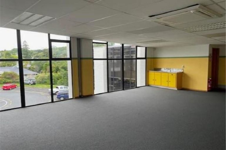 Photo of property in 27-33 Cheshire Street, Cannons Creek, Porirua, 5024