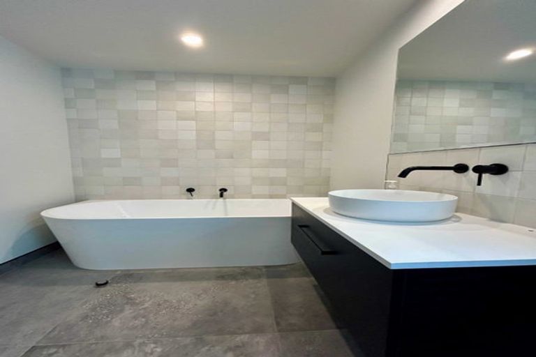 Photo of property in 50 Pahiatua Street, Hokowhitu, Palmerston North, 4410