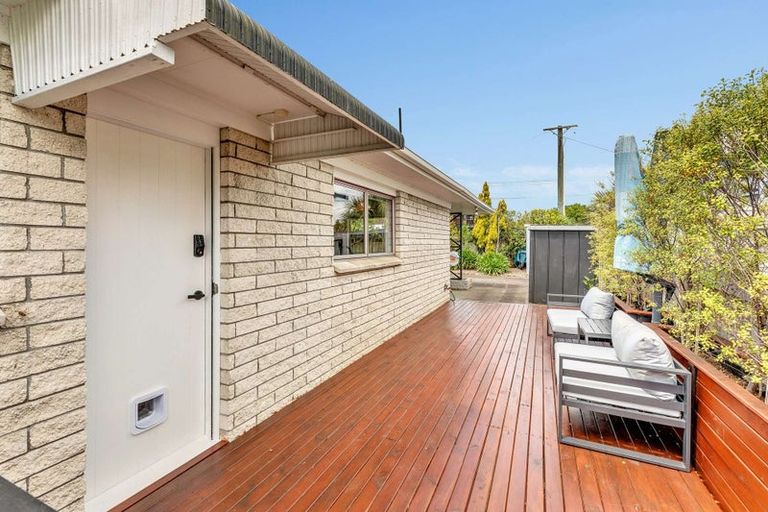 Photo of property in 1 Pleasant Road, Glen Eden, Auckland, 0602