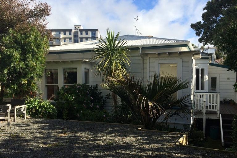 Photo of property in 3 Staunton Avenue, Mount Cook, Wellington, 6011