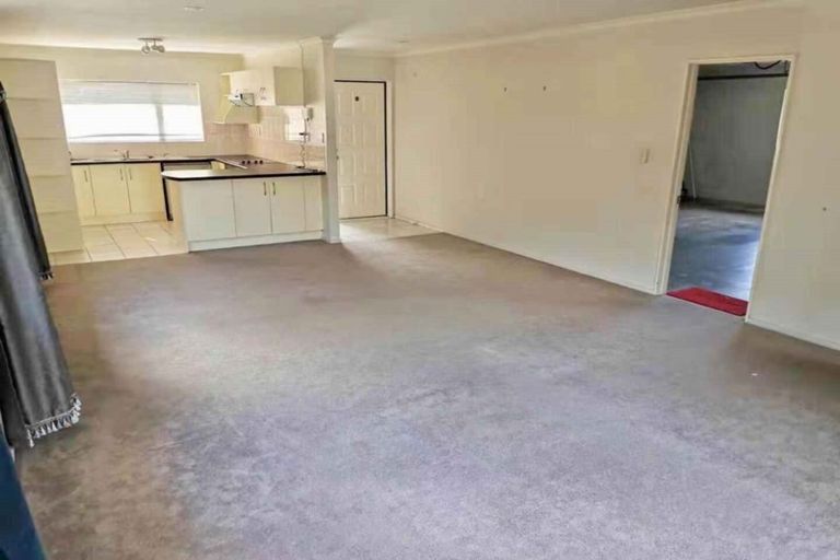 Photo of property in 19 Shah Place, Glen Eden, Auckland, 0602