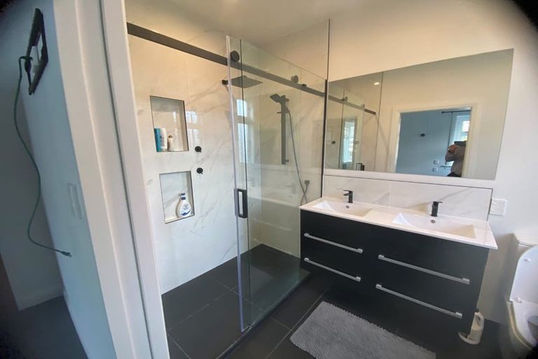 Photo of property in 56 Eden Street, Island Bay, Wellington, 6023