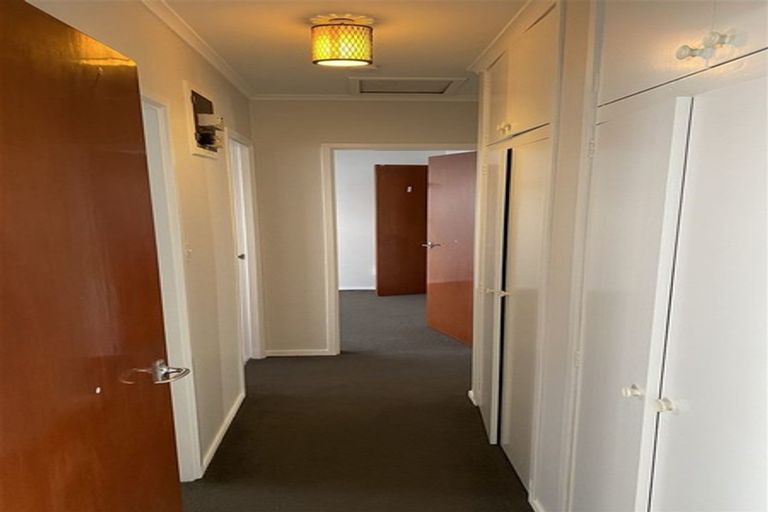 Photo of property in 2/16 Northall Road, New Lynn, Auckland, 0600