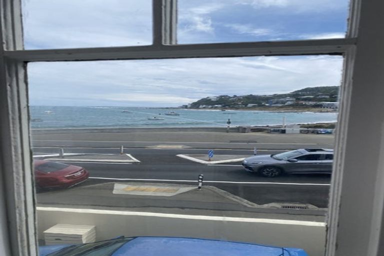 Photo of property in 230 The Esplanade, Island Bay, Wellington, 6023