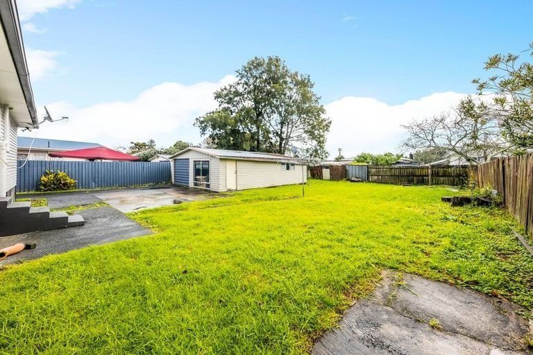 Photo of property in 17 President Avenue, Papakura, 2110