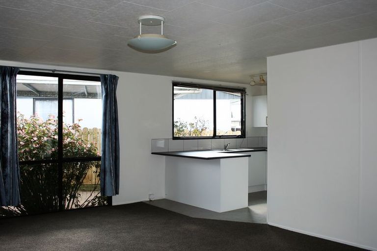 Photo of property in 3/8 Ireland Place, Ranui, Auckland, 0612