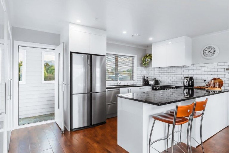 Photo of property in 11 Rangikatea Road, Omori, Turangi, 3381