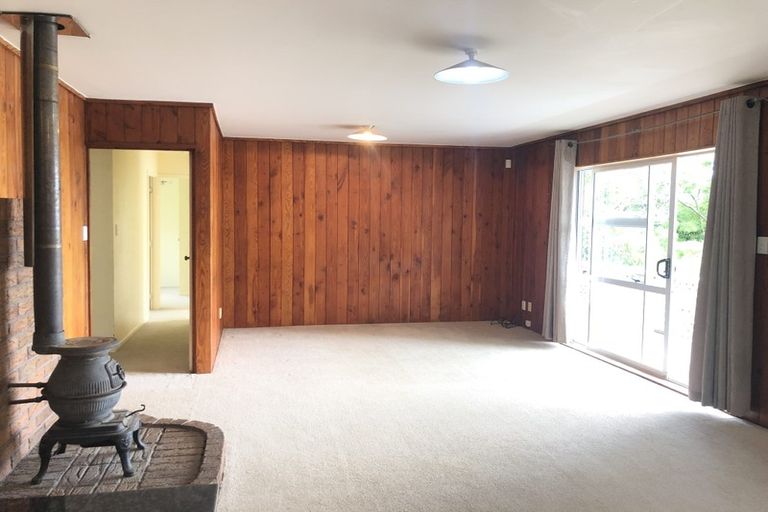 Photo of property in 89 Woodglen Road, Glen Eden, Auckland, 0602