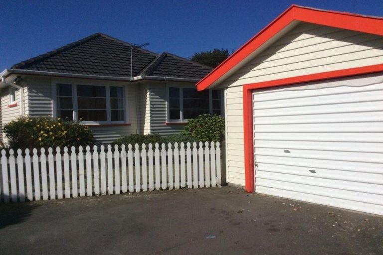 Photo of property in 11 Dunedin Street, Redwood, Christchurch, 8051