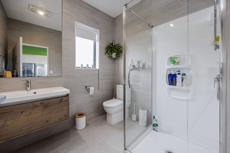 Photo of property in 43 Port Way, Rosehill, Papakura, 2113