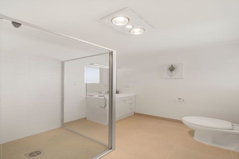 Photo of property in 12 Regis Park Drive, Pukekohe, 2120