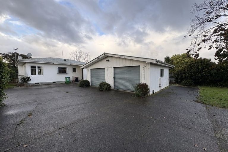 Photo of property in 17 Howard Road, Taradale, Napier, 4112