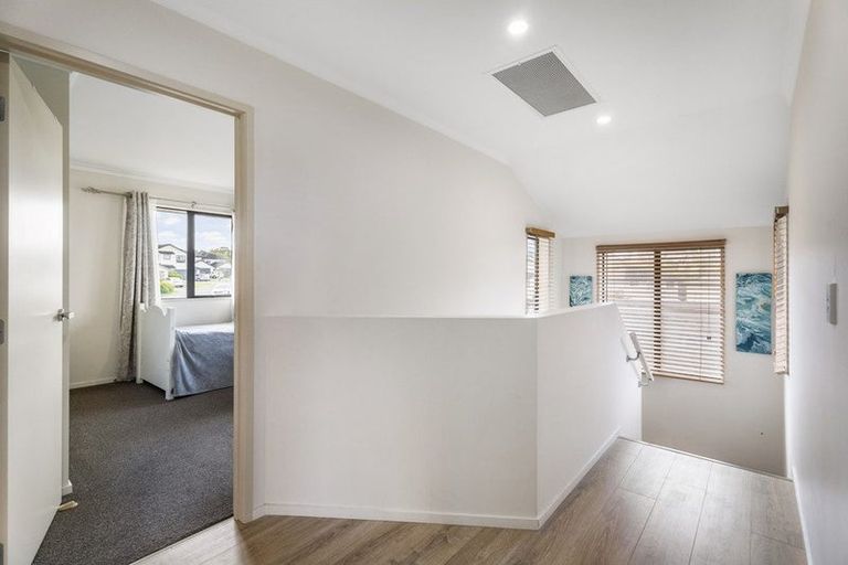 Photo of property in 21 Maylee Crescent, Gulf Harbour, Whangaparaoa, 0930