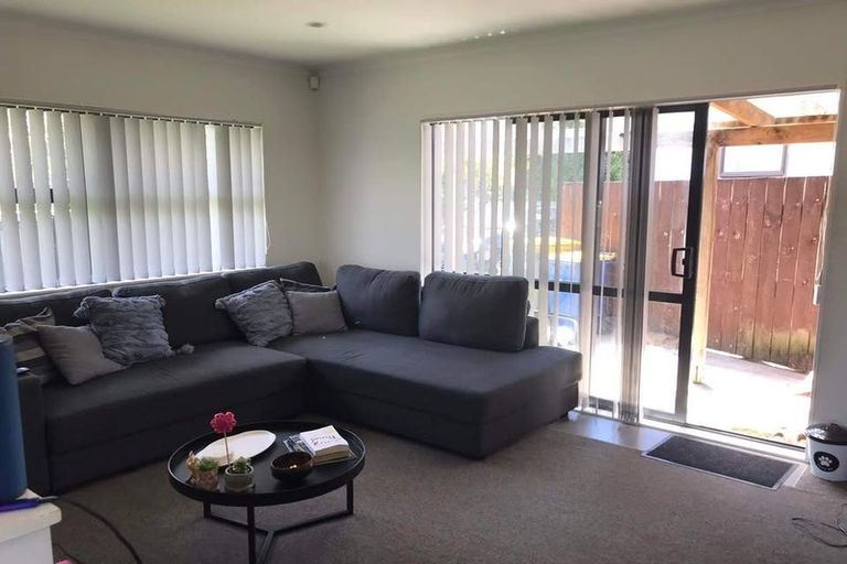Photo of property in 42 Luanda Drive, Ranui, Auckland, 0612