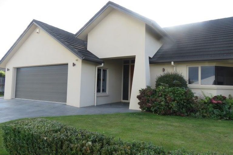 Photo of property in 2 Oldfield Court, Huntington, Hamilton, 3210