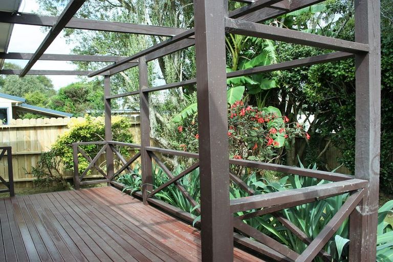 Photo of property in 3/8 Ireland Place, Ranui, Auckland, 0612