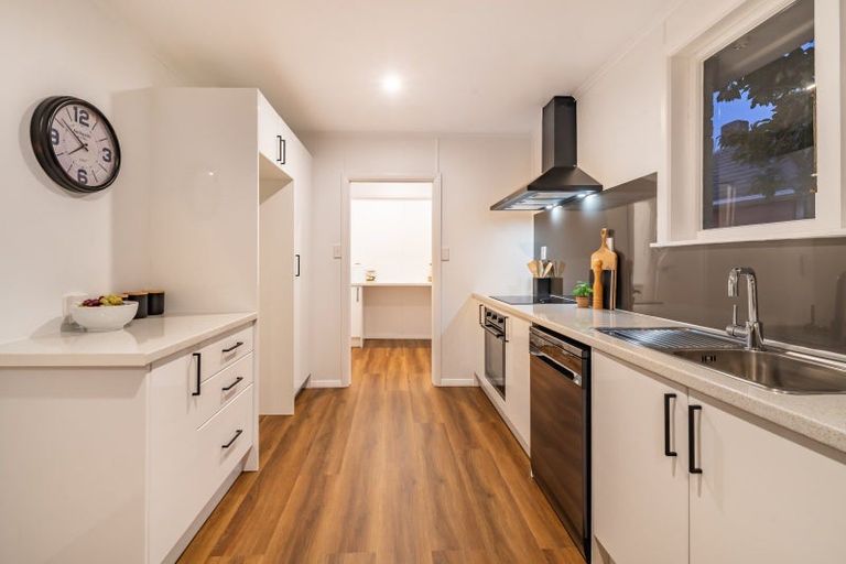 Photo of property in 14f1- Holdsworth Avenue, Trentham, Upper Hutt, 5018
