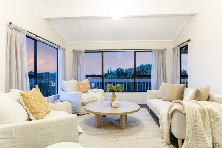 Photo of property in 28 Mercury Way, Whitby, Porirua, 5024