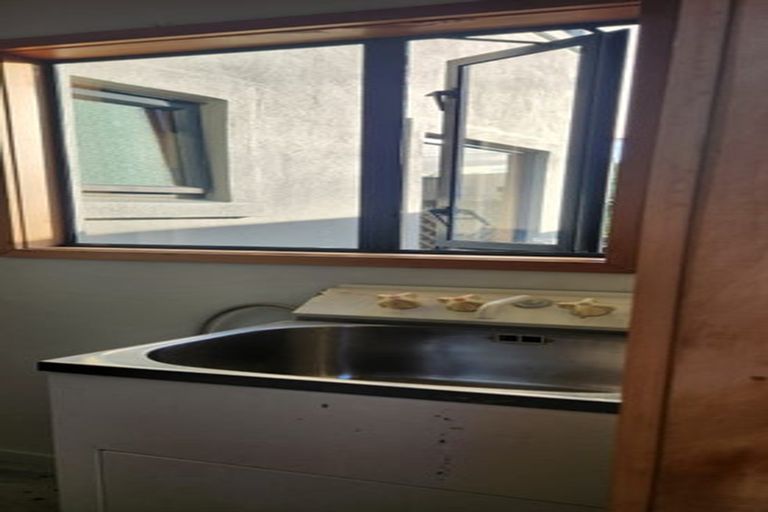 Photo of property in 14 Marina View, Paremata, Porirua, 5026