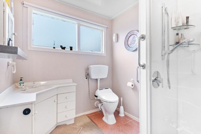 Photo of property in 11 Sandown Street, Waihola, Milton, 9073