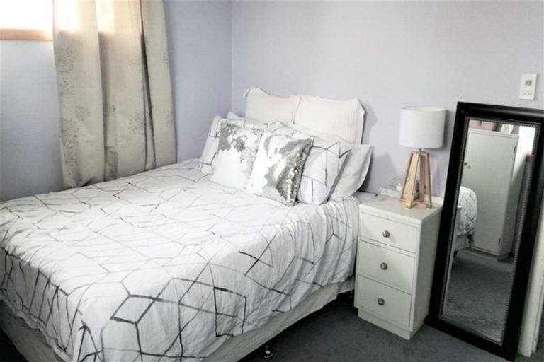 Photo of property in 27 Statesman Street, Henderson, Auckland, 0612