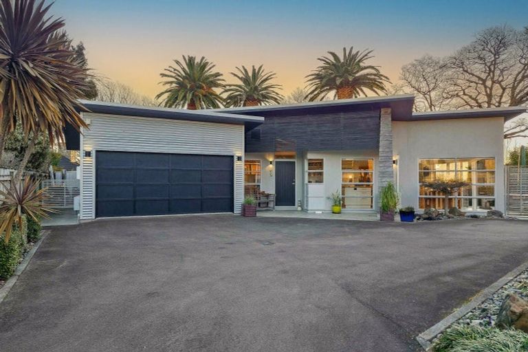 Photo of property in 6 The Oaks, Awapuni, Palmerston North, 4412