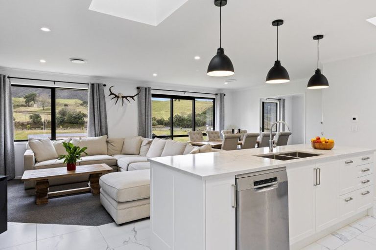 Photo of property in 1 Lemonwood Lane, Kinloch, Taupo, 3377