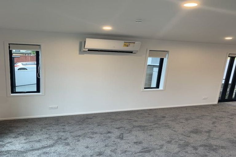 Photo of property in 1/2 Jadewynn Drive, Massey, Auckland, 0614