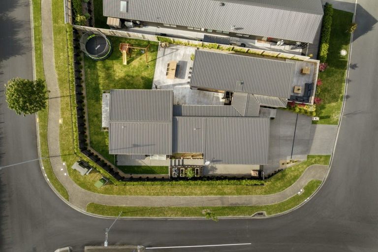 Photo of property in 1 Kiritiana Close, Pyes Pa, Tauranga, 3112