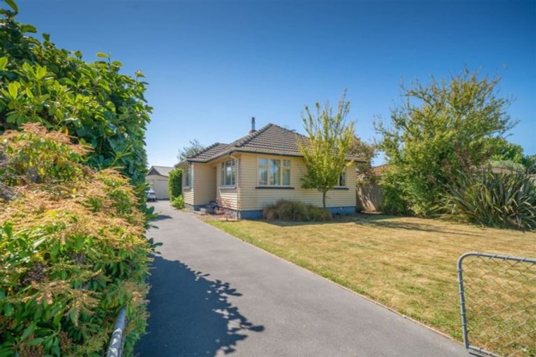 Photo of property in 69 Winters Road, Redwood, Christchurch, 8051