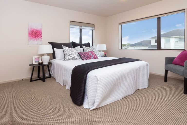 Photo of property in 2 Lucca Crescent, Flat Bush, Auckland, 2019