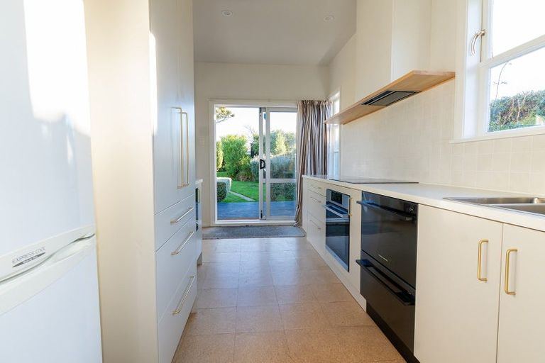 Photo of property in 37 Puketai Street, Andersons Bay, Dunedin, 9013