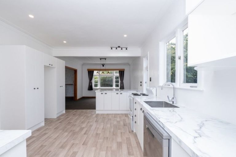 Photo of property in 6 Disraeli Street, Hawera, 4610