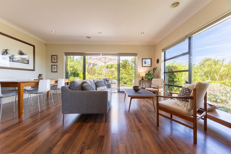 Photo of property in 4 Pateke Way, Paraparaumu Beach, Paraparaumu, 5032