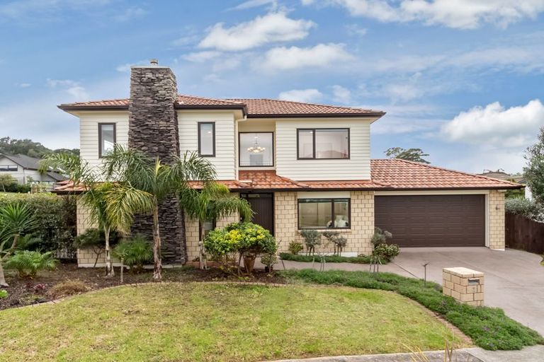 Photo of property in 2 Lucca Crescent, Flat Bush, Auckland, 2019