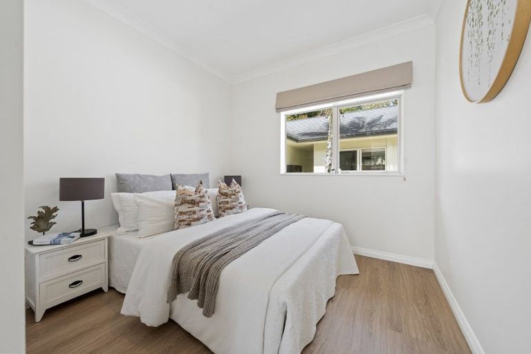 Photo of property in 7 Hobbs Road, Matakatia, Whangaparaoa, 0930