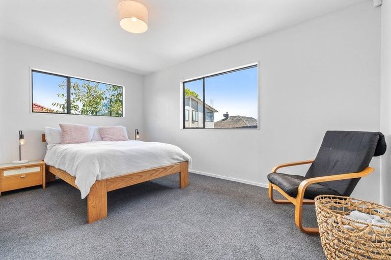 Photo of property in 69a Kervil Avenue, Te Atatu Peninsula, Auckland, 0610