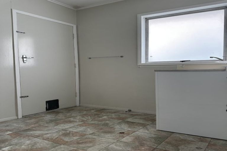 Photo of property in 12 Halberg Street, Papakura, 2110