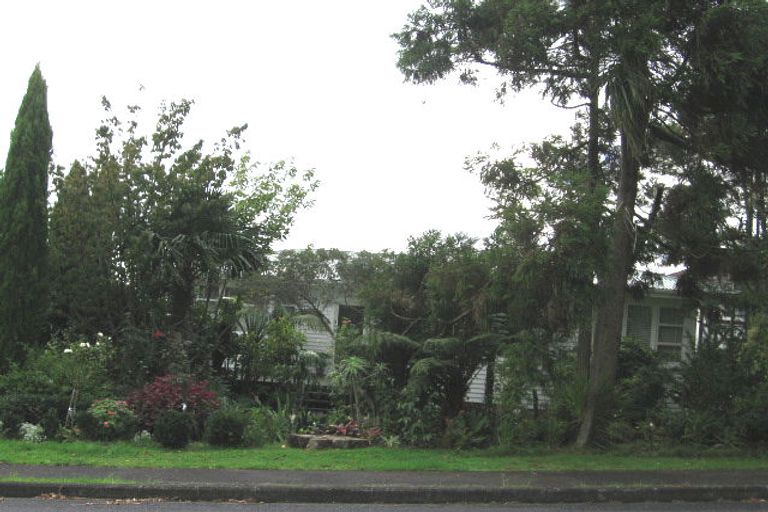 Photo of property in 9 Sherwood Avenue, Te Atatu South, Auckland, 0610