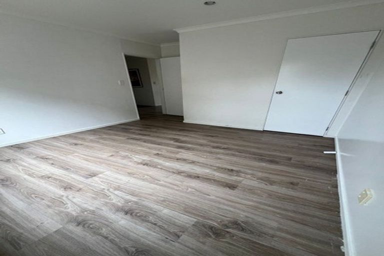 Photo of property in 9 Neesons Way, Glendene, Auckland, 0602