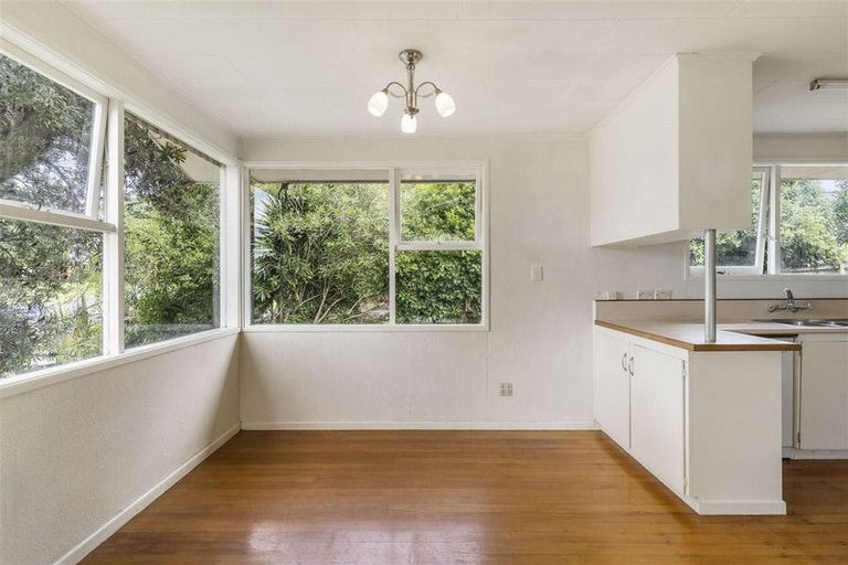 Photo of property in 10 Larne Avenue, Pakuranga Heights, Auckland, 2010