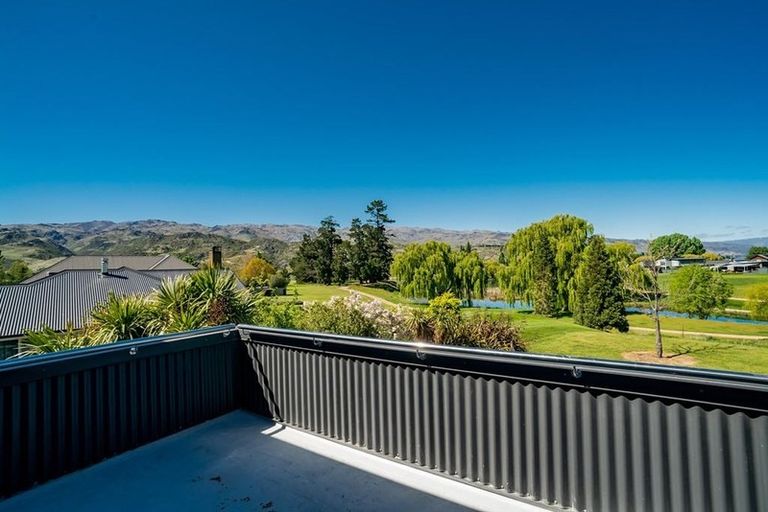 Photo of property in 8 Pisa Moorings Road, Mount Pisa, Cromwell, 9383
