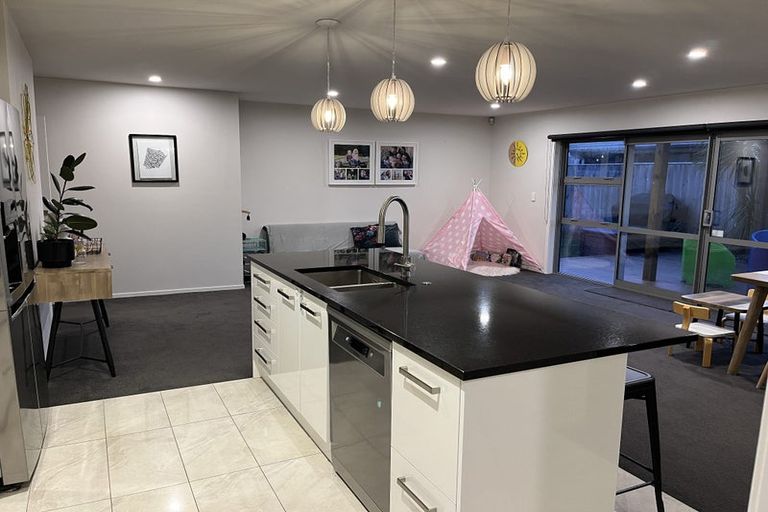 Photo of property in 17 Story Street, Foxton Beach, Foxton, 4815